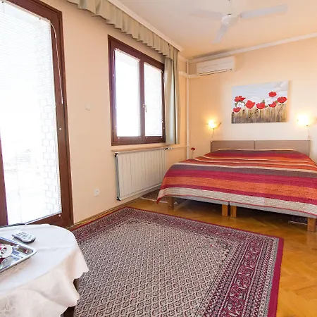 Bed and breakfast Budavar 3*