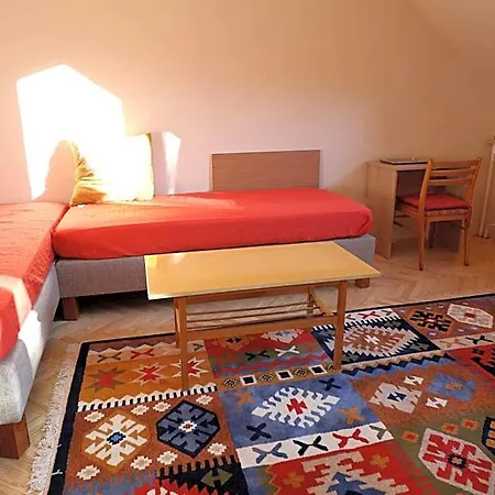Budavar Bed & Breakfast 4*