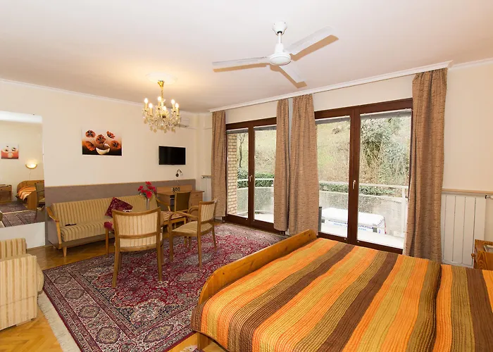 Budavar Bed & Breakfast