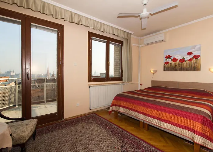 Budavar Bed & Breakfast 3*
