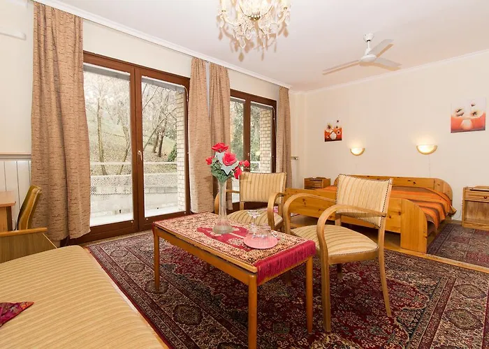 Bed & Breakfast Budavar 3*